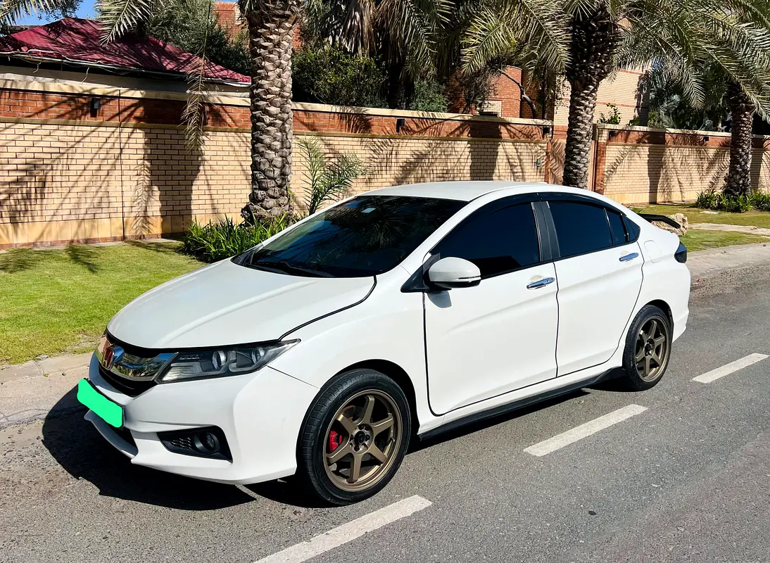 Honda City 2017 — photo 1 of 20