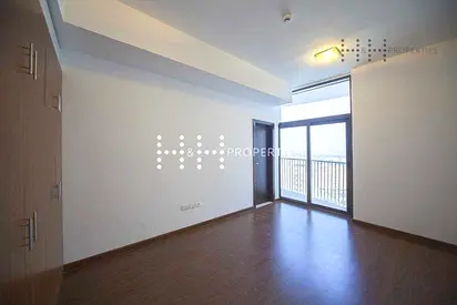 Unfurnished 1 BR with one month free rent