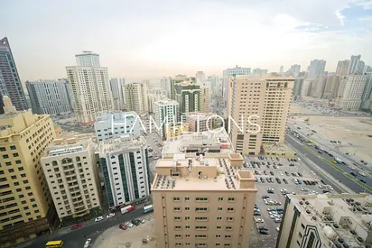 Signature Seafront Apartment | Elegant Coastal Design | Vacant | Resale