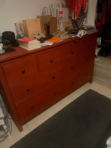 Solid wood 9-drawer dresser / chest in good condition