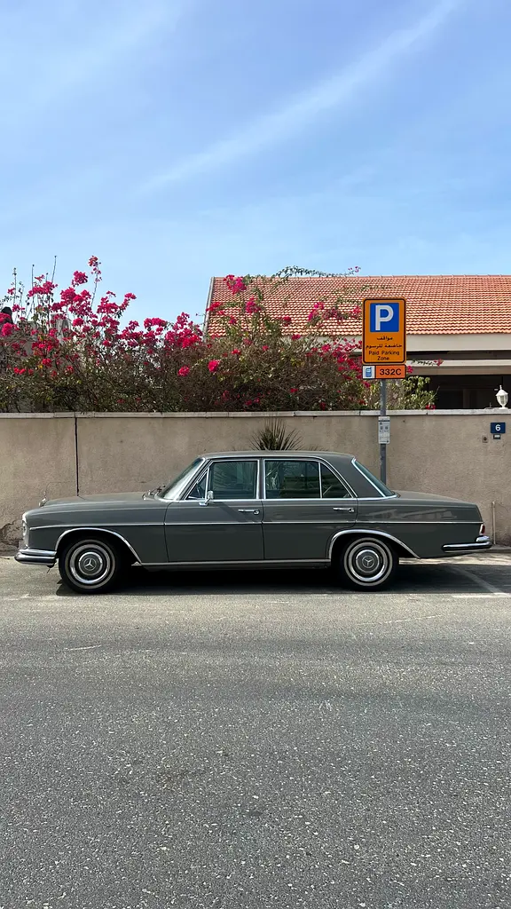 Mercedes-Benz 240/260/280 1968 — photo 1 of 8