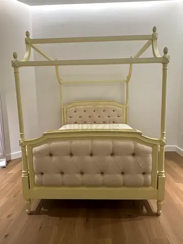 Luxury Cream Canopy Bed – No Mattress