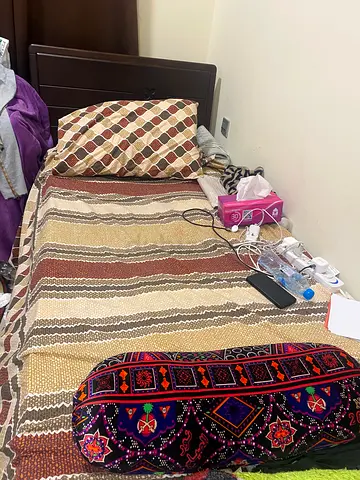 Single bed with Matress for sale