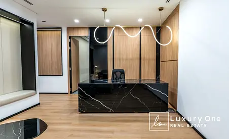 Ready Now | Fully Upgraded | Agent on Site| Ready