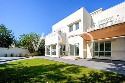 Fully Upgraded | Lake View | Vacant
