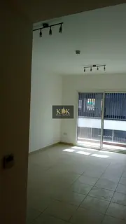 1BR Apartment | Oxford Building | Balcony &amp; Community View