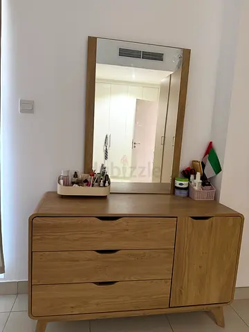 Beautiful dressing table only for 299 aed