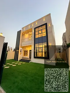 Corner villa on a main street, freehold ownership for all nationalities, two floors and a roof