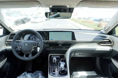 صورة 15 لـ 2026 Toyota CROWN