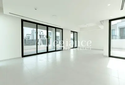 Corner Unit | Closed Kitchen | Landscaping Option