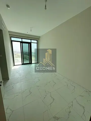 Closed Kitchen, 2 Bathroom, Ready 2 Move