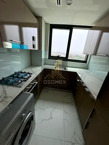 Closed Kitchen, 2 Bathroom, Ready 2 Move