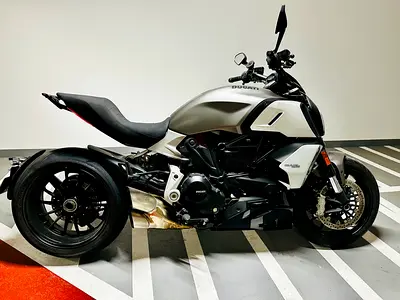 Ducati sport-cruiser