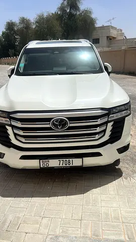Toyota Land Cruiser GXR 2025 GCC Top option First Owner Full service history Al Futtaim unde warrant