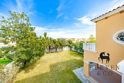 5BR Villa | Skyline Views | Prime Location