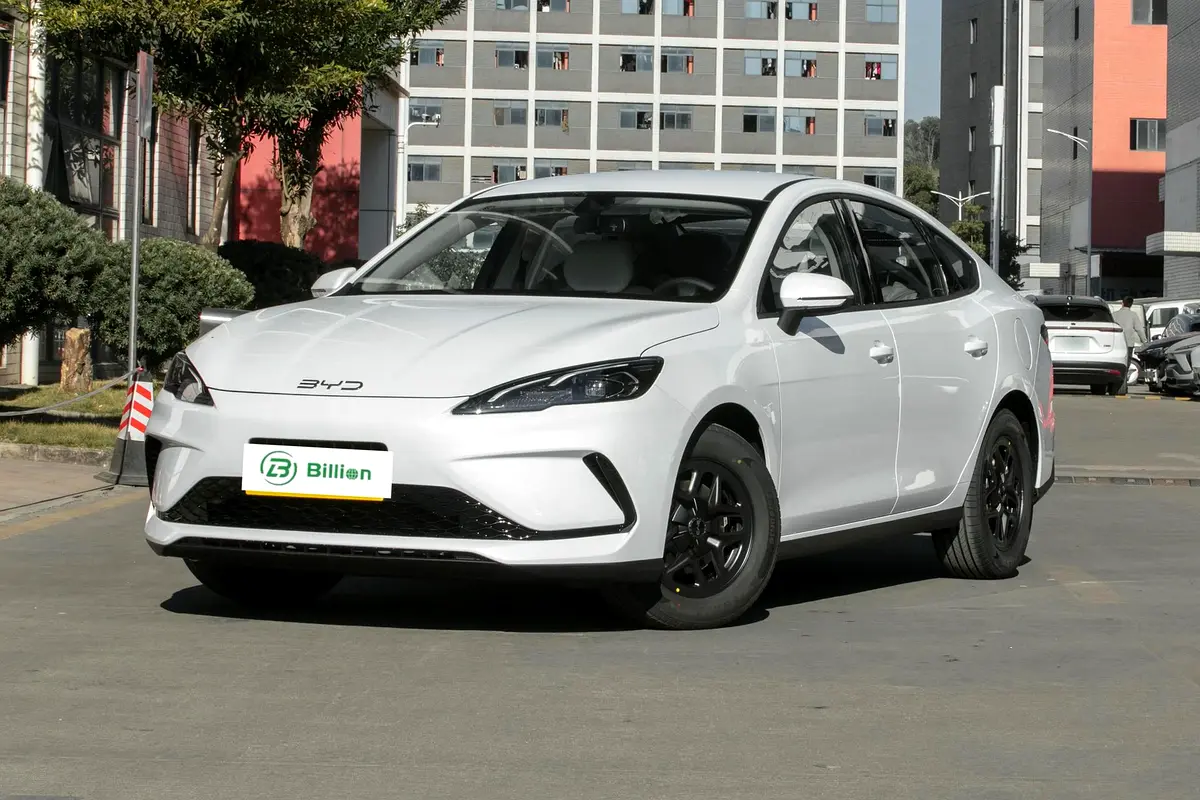 BYD Seal 2025 — photo 1 of 12