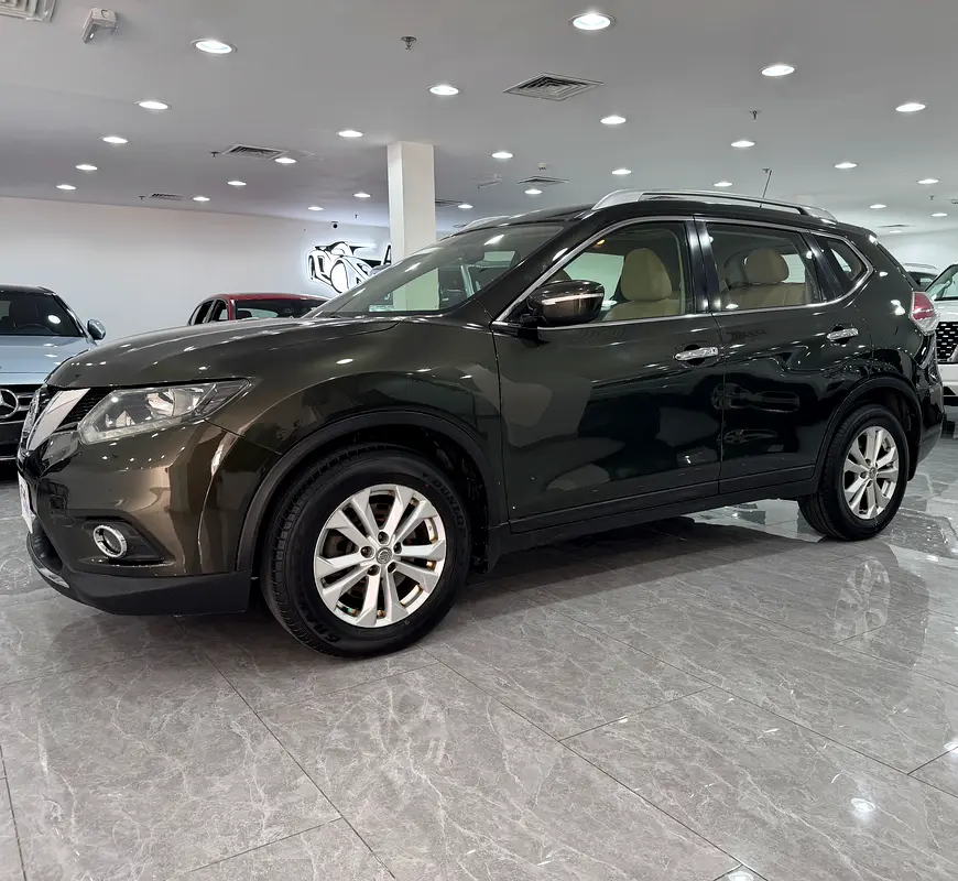 Nissan X-Trail 2016 — photo 1 of 15