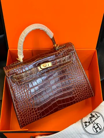 Hermès Kelly Sellier Bag.