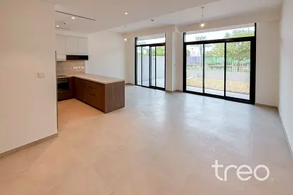 Single Row | 3 + Maids | Close to Park