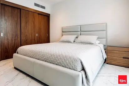 Spacious | Fully Furnished | Up to 12 Cheques
