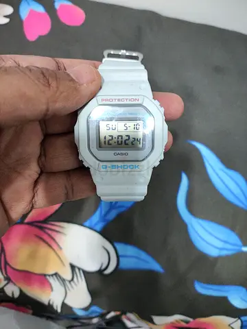 G shock white