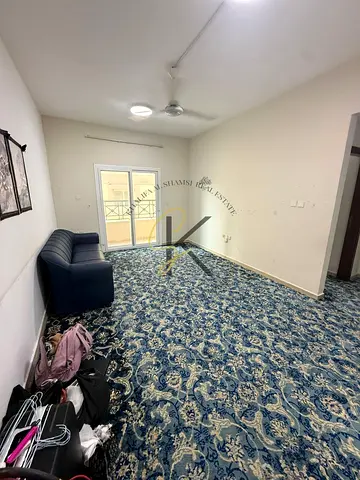 very hott offer 1bedroom apartment with 2 washroom with balcony with wardrobe with kids play area in school area on the Shamsi signal