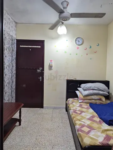 Room available in sharing apartment Al Diyaffa