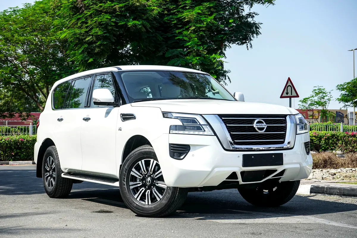 Nissan Patrol 2021 — photo 1 of 17