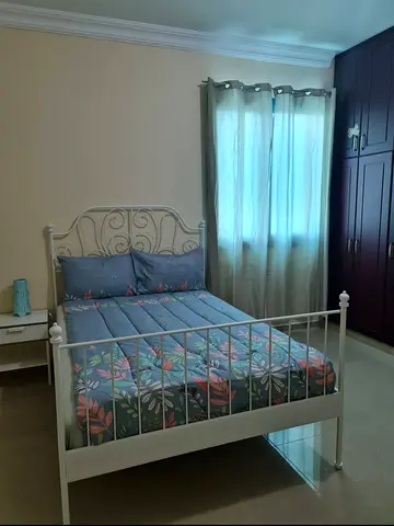 Spacious big room with built-in cabinets, fully furnished and ready to move in only 1 person