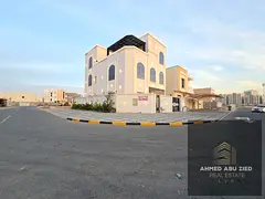 Waterfront location – Sharjah's largest mall – Easy access to Dubai – Competitive rental p
