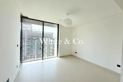 TOP FLOOR VIEWS | VACANT | UNFURNISHED