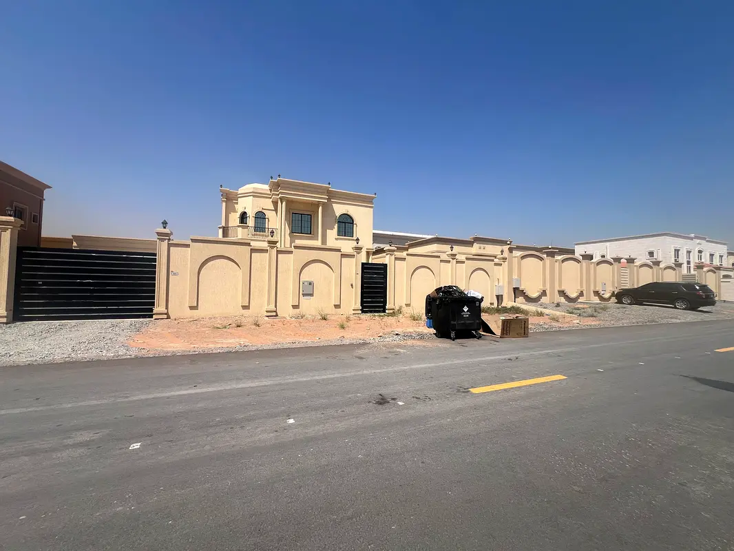 For rent, a second tenant two-storey villa with an annex in the new Al Raffa area
