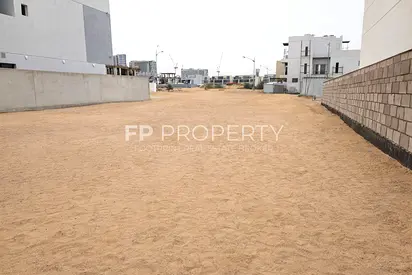 Ready Cluster | Prime Location | Middle Plot | Back to Back