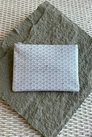 Goyard white Senat pouch 👝