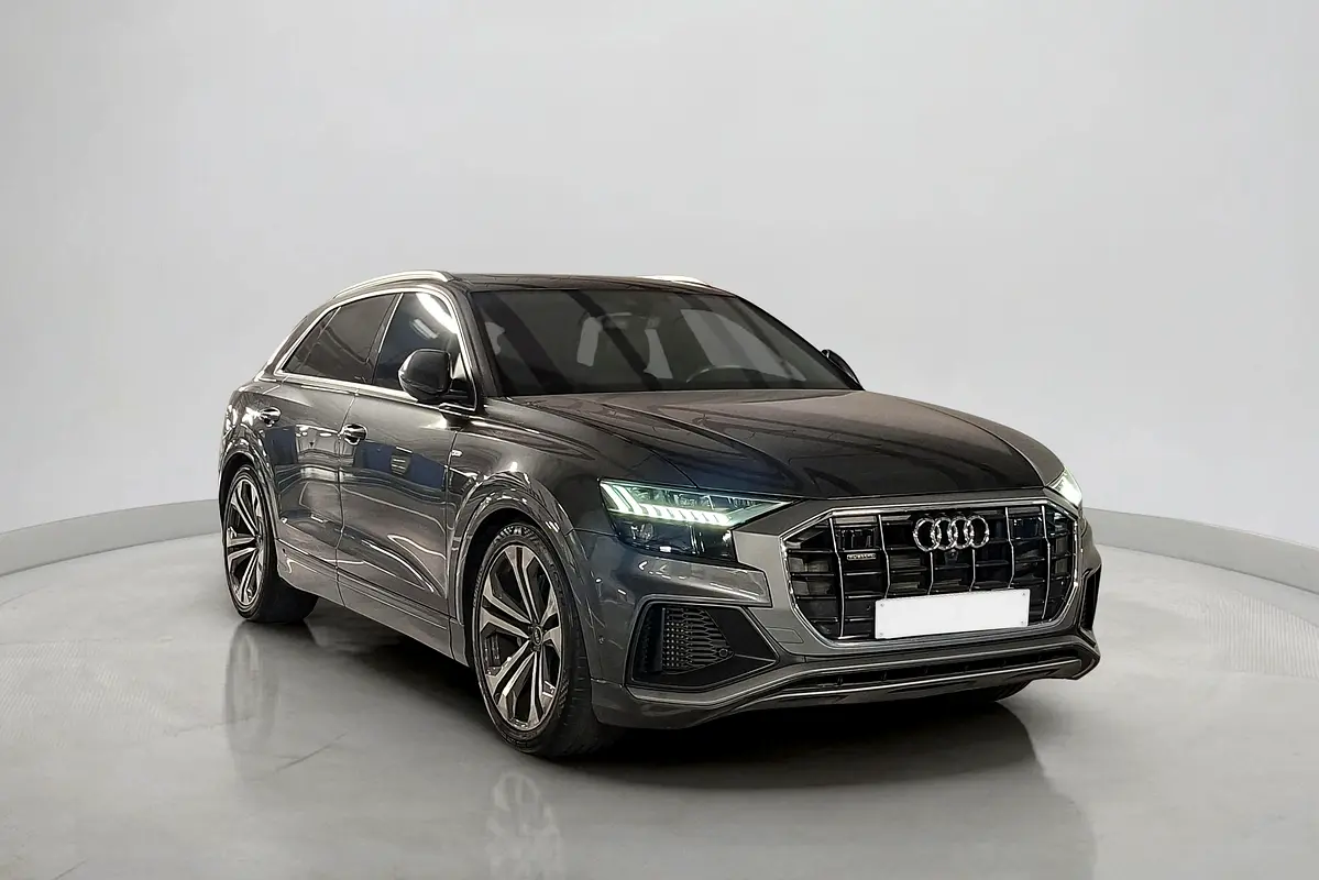 Audi Q8 2022 — photo 1 of 14