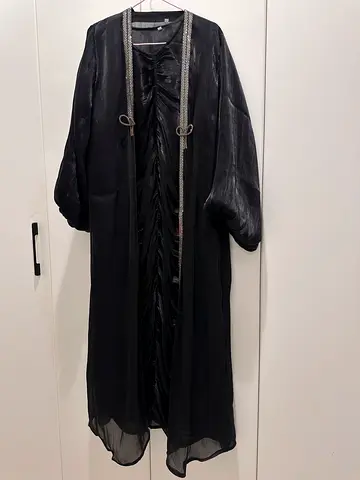 black abaya