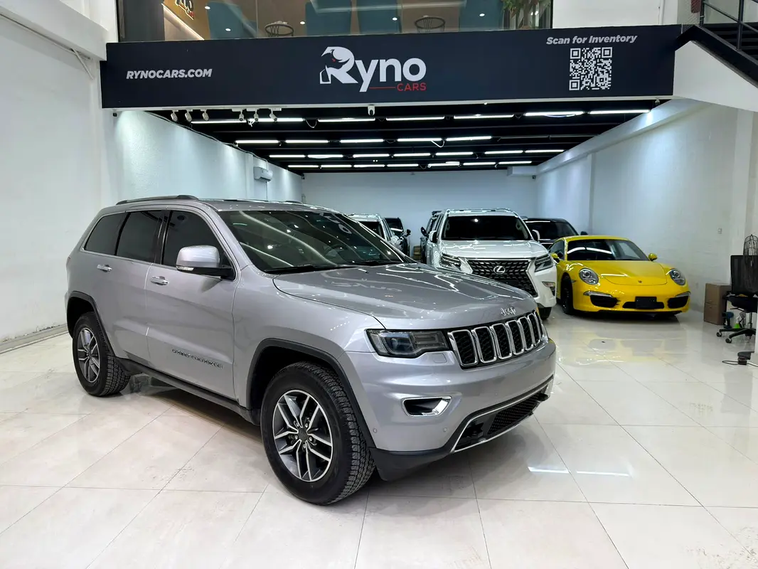 Jeep Grand Cherokee 2021 — photo 1 of 17