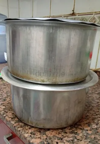 Set of 2 used large aluminum cooking pots (stews/boilers)