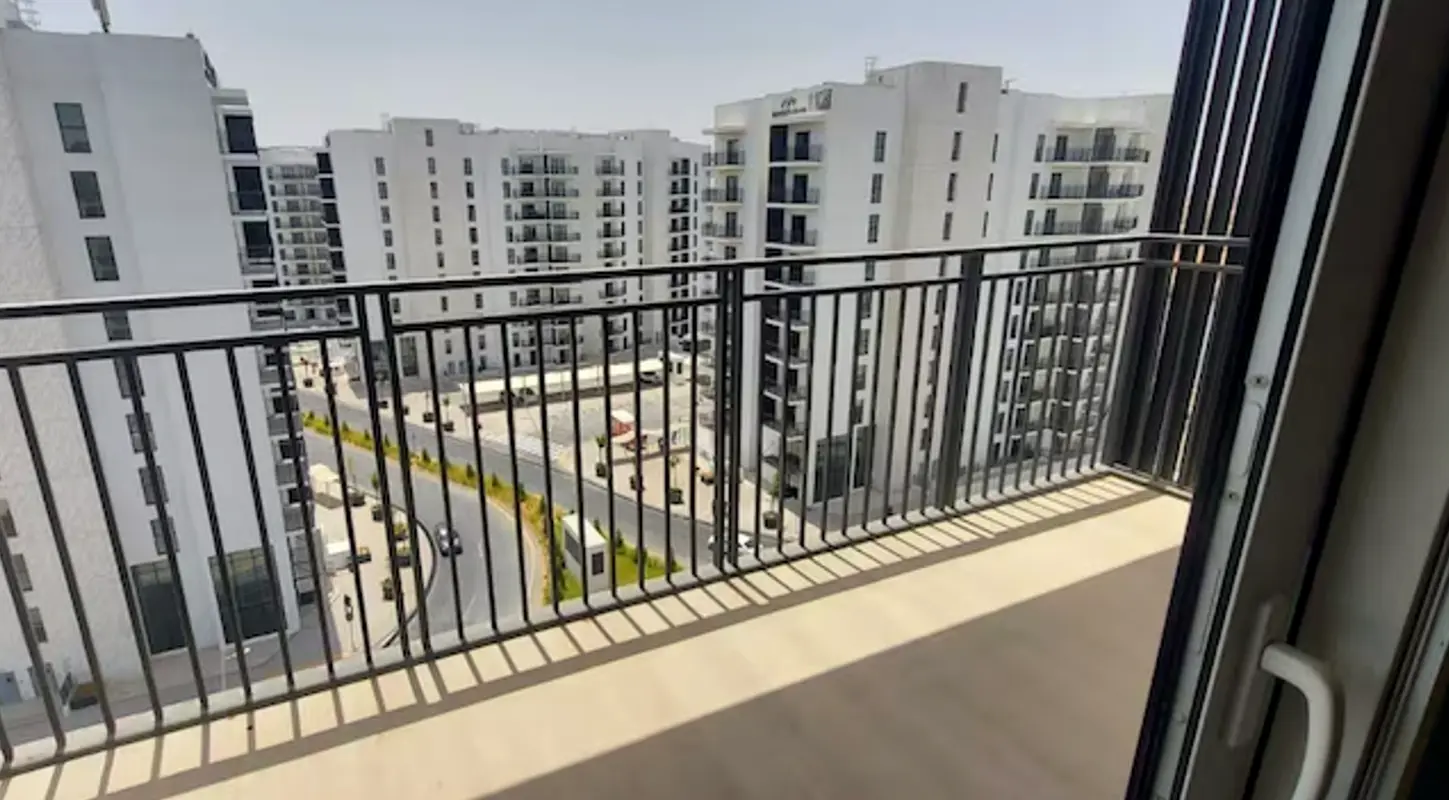 Elegant Apartment I 1BR Semi Furnished I Vacant