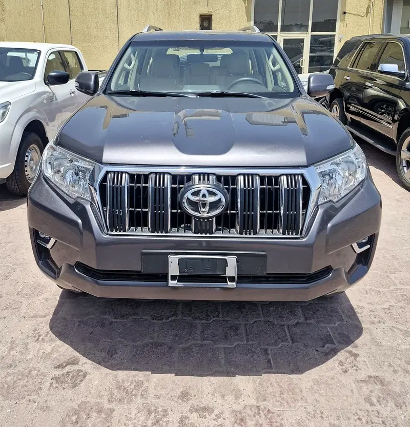 Toyota Prado 2022 — photo 1 of 9
