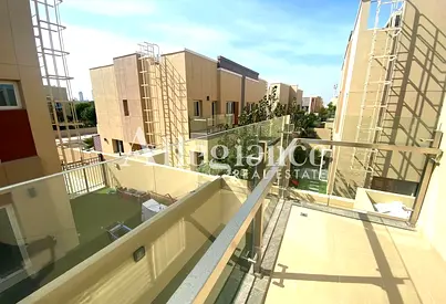 3BR + Maid’s | Closed Kitchen | Lantana 2 Villa