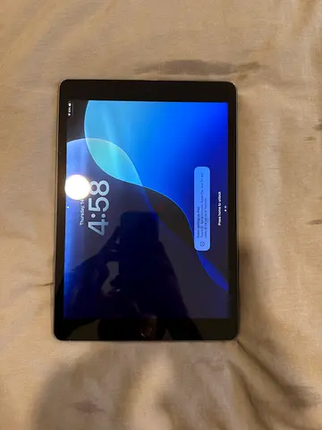iPad 9th gen ( 64gb )