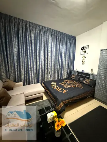 Available now, ready to move in immediately. Furnished studio. A great opportunity for monthly rent