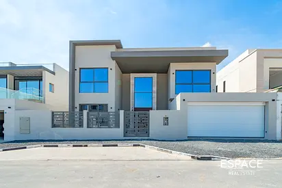 Vacant | Modern | Spacious