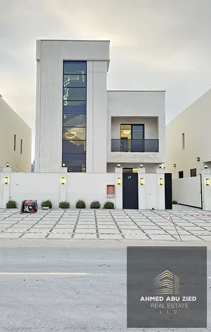 فيلا للتملك الحر ويورث شامل رسوم التسجيل /اول ساكن/ارتداد كبير /مساحه غرف كبيره /روف كبير مميز /غرفه خادمه/5 غرف ماستر /لوكيشن مميز جدا /سعر مميز جدا