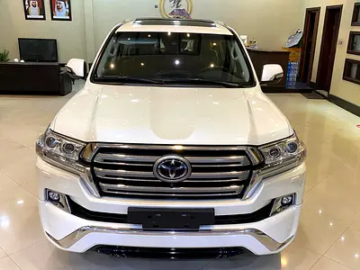 Toyota Land Cruiser VXR 2016 | GCC Specs | Immaculate Condition