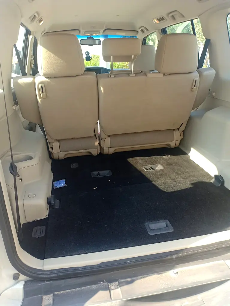 Mitsubishi Pajero 2010 — photo 1 of 6