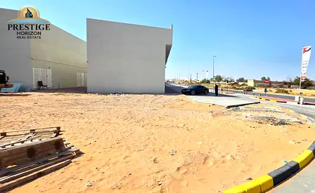 أرض "زاوية" ضخمة على 3 شوارع – العامرة – 19,150 قدم مربع من المواقع النادرة