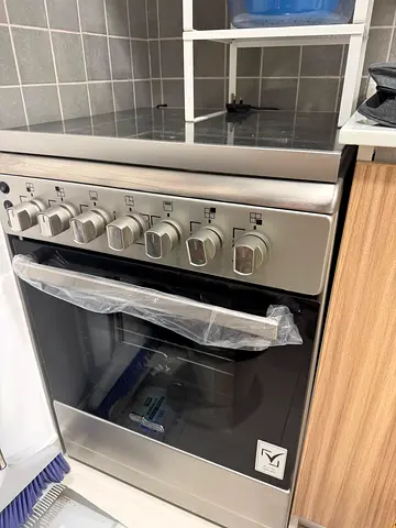 Stainless Steel Freestanding Oven with Gas Hob - Good Condition