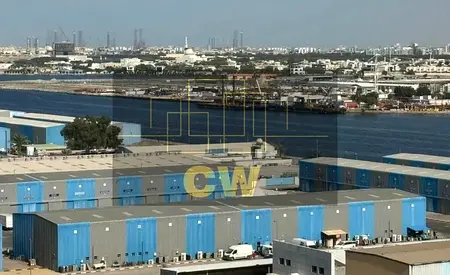 شقة واسعة بغرفة نوم واحدة مصممة بشكل جيد للبيع بسعر استثماري